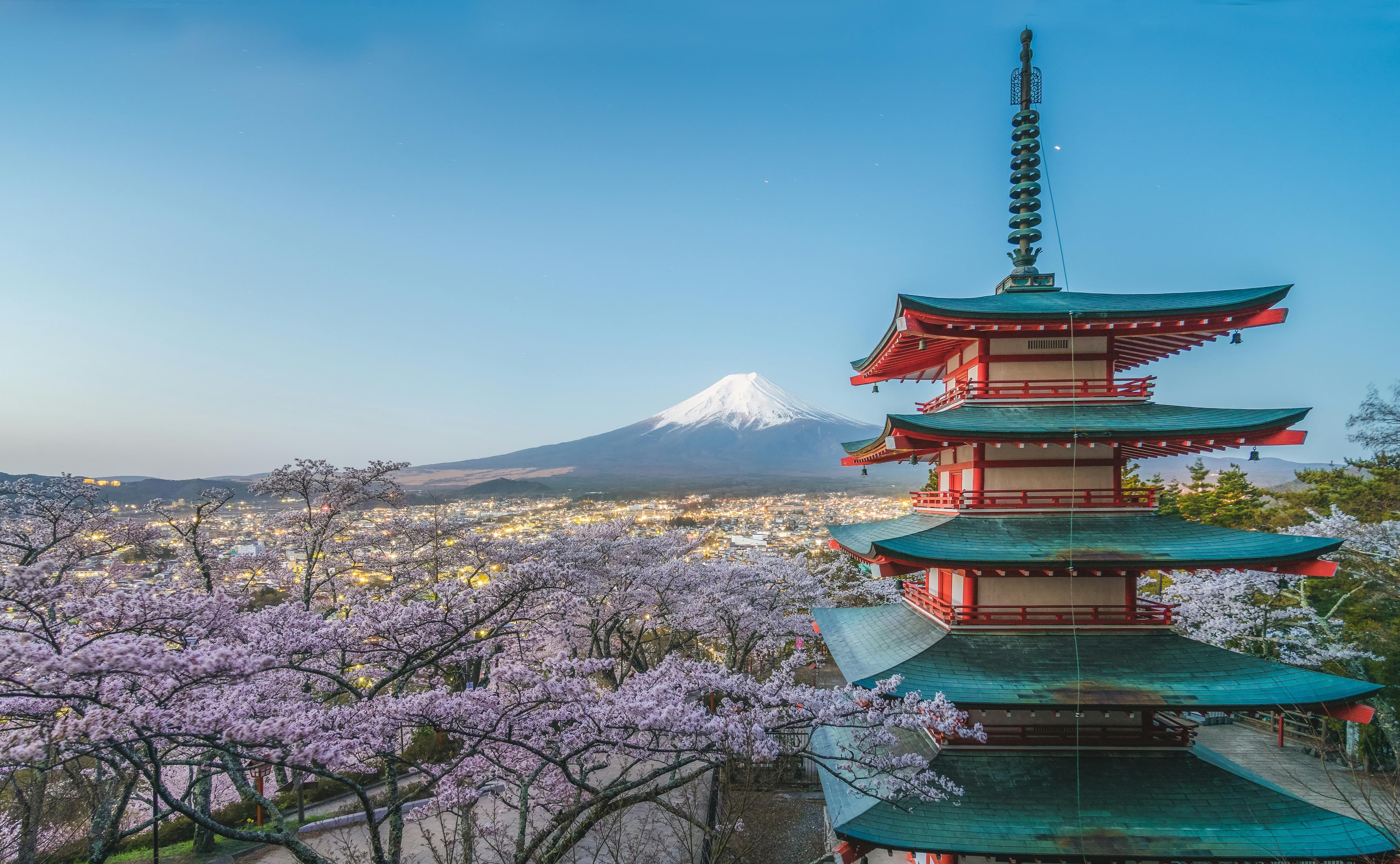 The Churei To at the Arakurayama Sengen Park